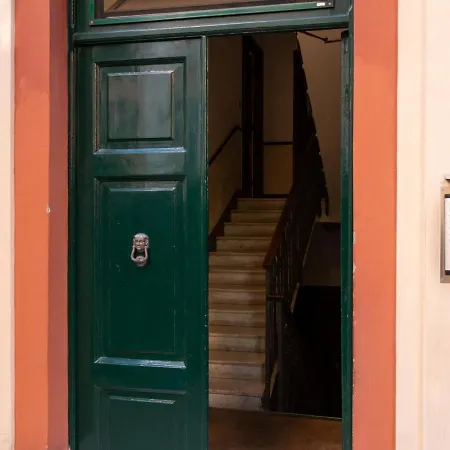 The Rent - Modern One-bedroom In Trastevere Apartment