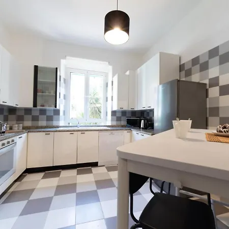 The Rent - Modern One-bedroom In Trastevere *